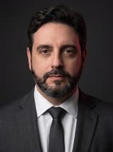 Prévia do retrato oficial em fundo escuro