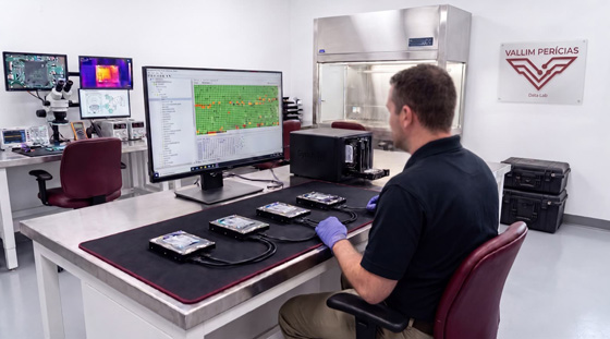 Data Lab data recovery workstation